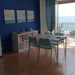 Beachfront Giardini-Naxos